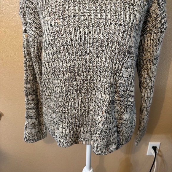 Romeo & Juliet Couture Sweater Large Black and Cream Mock Turtleneck Knit Cozy - Picture 3 of 16